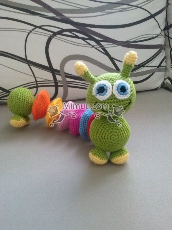 Amigurumi Renkli Tırtıl Modeli