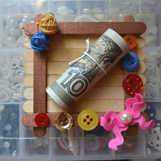 Dil cubuklarindan cerceve