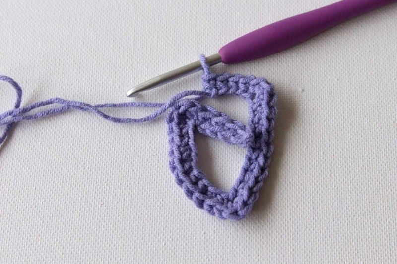 Tığ İşi Dalgalı Bebek Battaniyesi Modeli 2