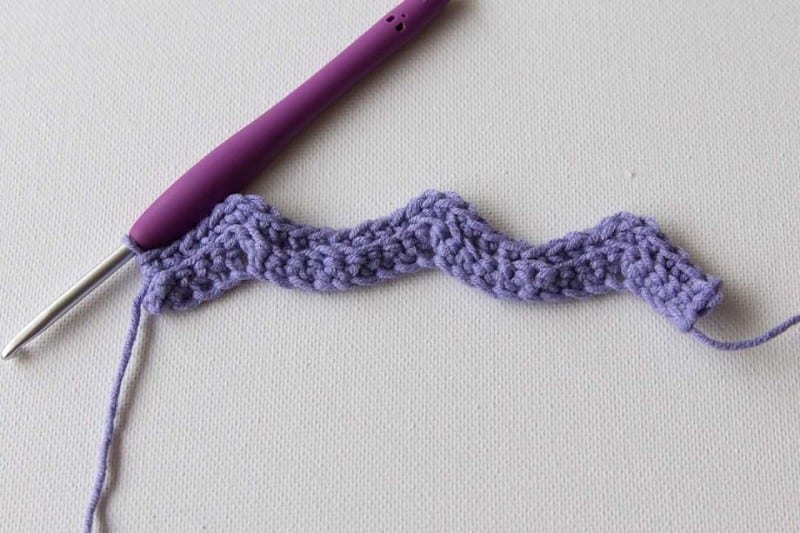 Tığ İşi Dalgalı Bebek Battaniyesi Modeli 3