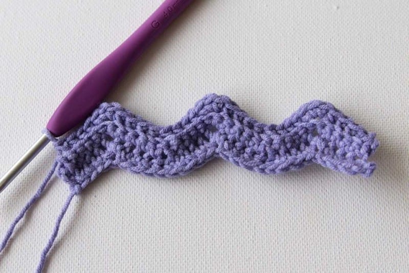 Tığ İşi Dalgalı Bebek Battaniyesi Modeli 4