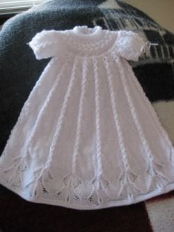 Kız Bebeklere Örgü Elbise Modelleri 99