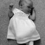 Kız Bebeklere Örgü Elbise Modelleri 111