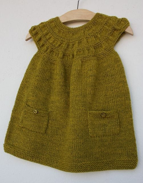 Kız Bebeklere Örgü Elbise Modelleri 6