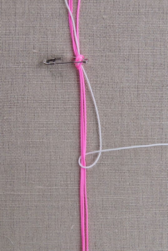 Makrome İpiyle Bileklik Nasıl Yapılır ? 6