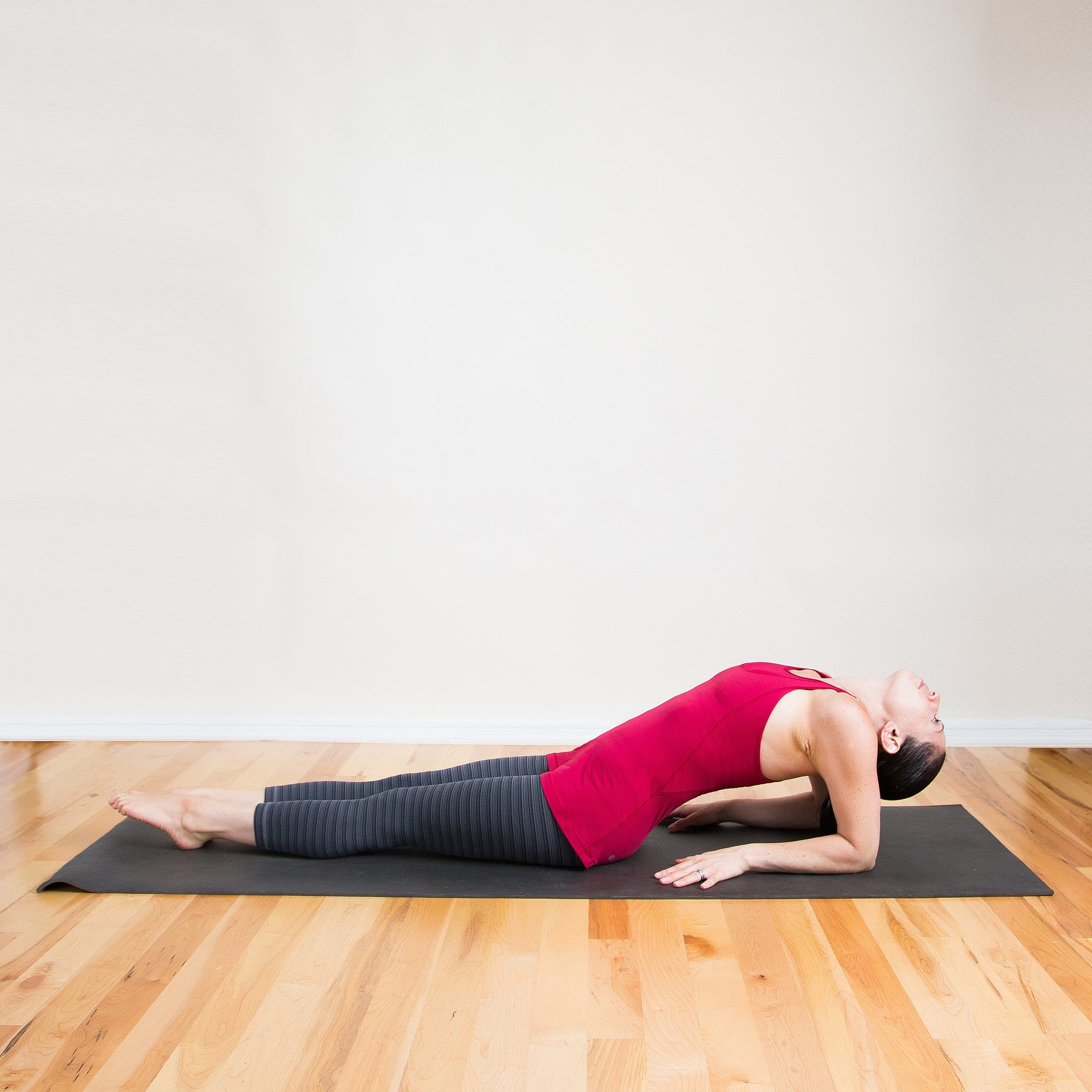 Great stretching. Растяжка спины на коврике. Стретчинг для спины. Скрутки в йоге.