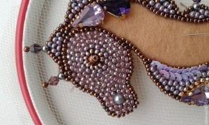 Kum Boncuktan Broş Yapımı - Resim 7