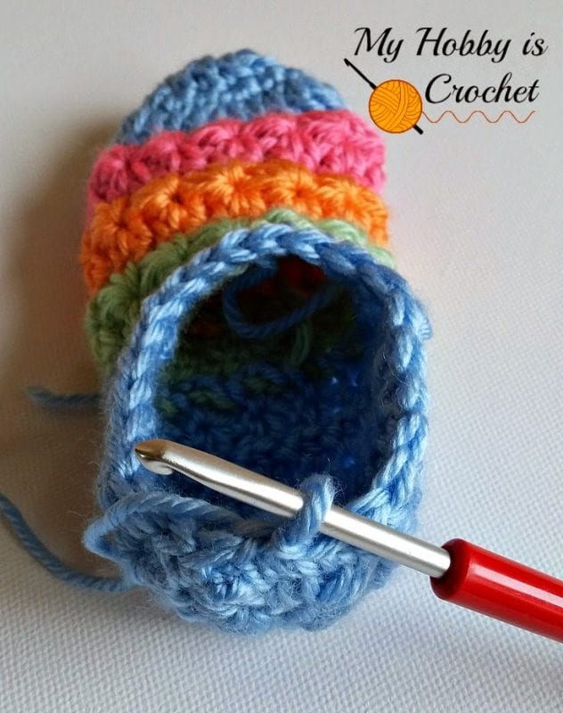 Yıldız Örgü Bebek Çorabı Nasıl Yapılır? 7