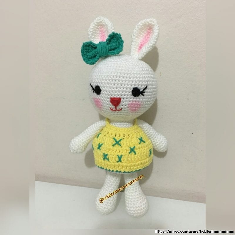 mini elbiseli göbeği açık tombiş tavşanım