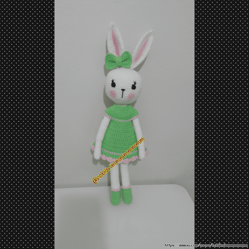 yeşil elbiseli çorpı bacak tavşanım
