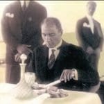 Atatürk'ün Kendi Elleriyle Yazdığı Menü 1