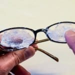 Gözlük Camı Çizikleri Nasıl Giderilir?