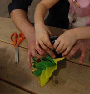 Grafon Kağıdı ile Gül Yapımı - Resim 12