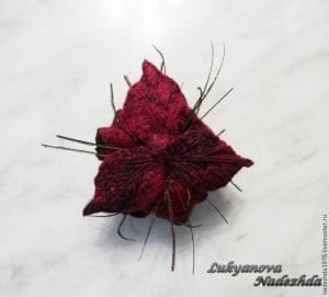 Yün Keçeden Çiçek Yapımı - Resim 24