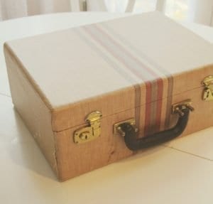 Eski Valizden Oyuncak Dolabı Yapımı - Resim 1