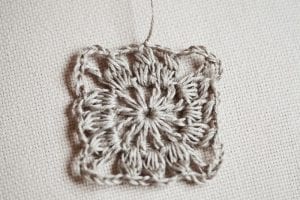 Kumaşla Motifli Örgü Çocuk Elbise Yapımı - Resim 11