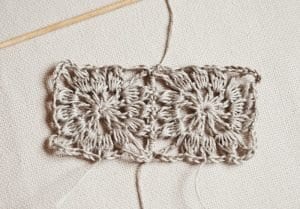 Kumaşla Motifli Örgü Çocuk Elbise Yapımı - Resim 14