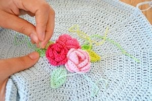 Güllü Yuvarlak Yastık Yapılışı - Resim 3