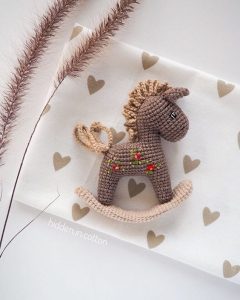 Amigurumi Sallanan At Yapımı - Resim 7