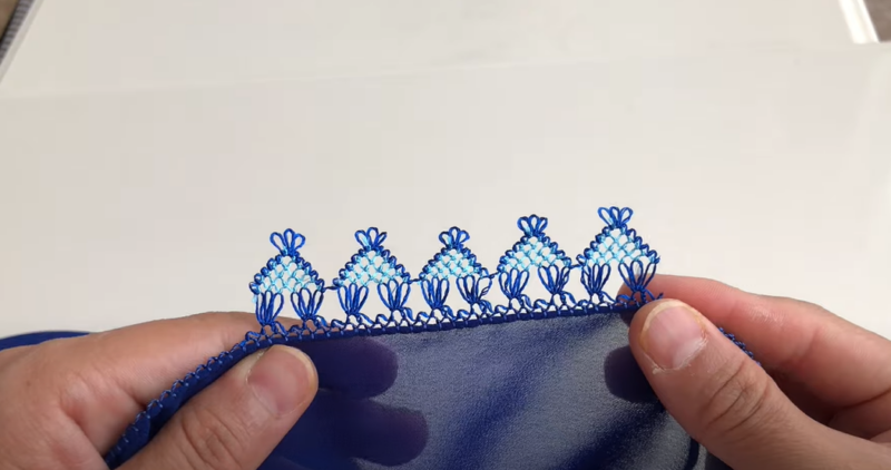 Saks Mavi Yazmaya İğne Oyası Modeli 2