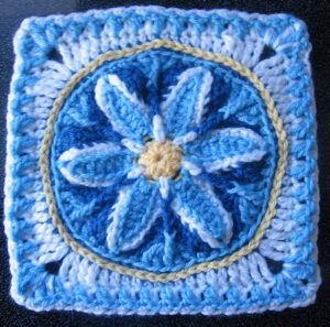 Çiçek Mandala Kare Motif Yapılışı 20