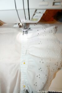 Etek Astarına Dantel Nasıl Dikilir? 4