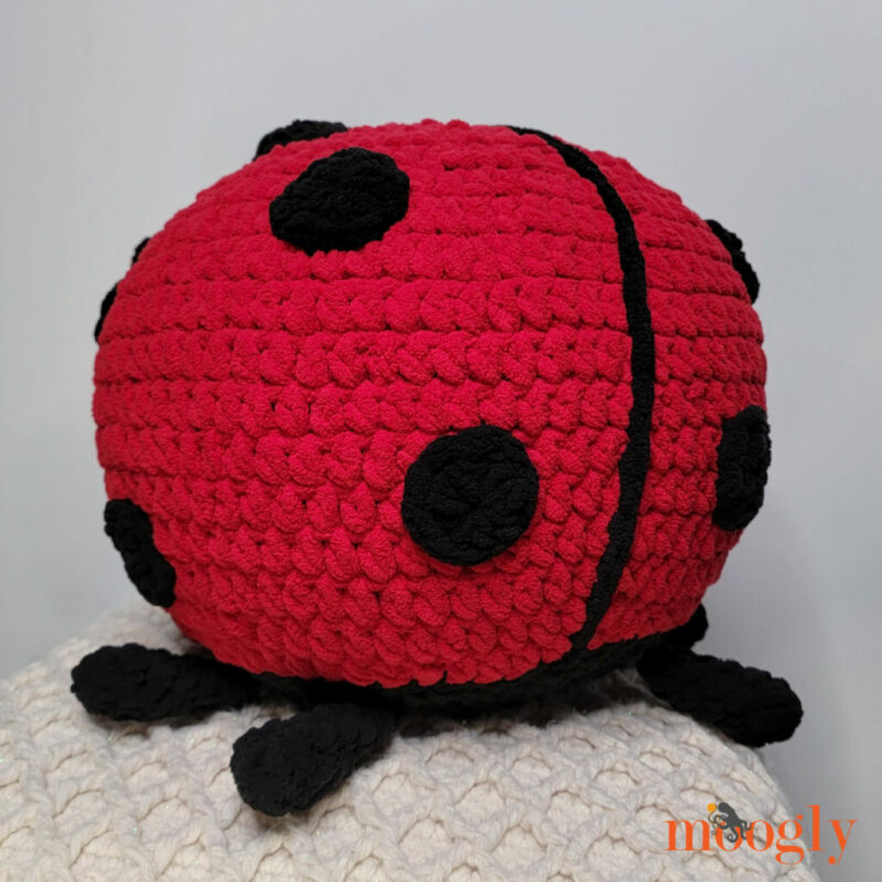 Amigurumi Uğurböceği Yastık Yapılışı 1