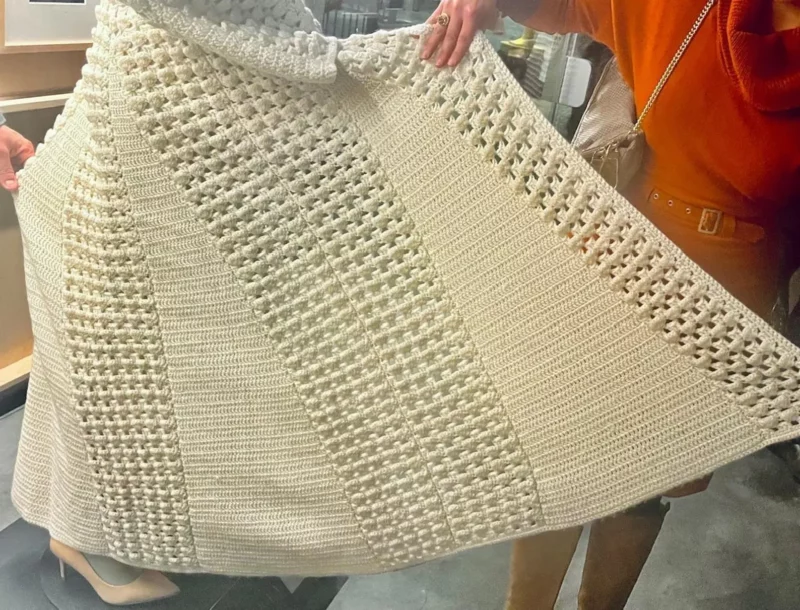 Angelina Jolie Uzun Hırka Yapılışı 23