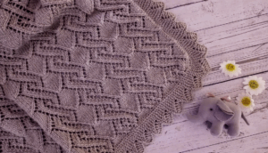 İki Şişle Ajurlu Bebek Battaniyesi Yapılışı 1