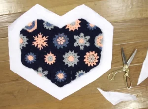 Afrika Menekşesi Kalp Yastık Yapılışı 9