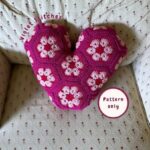 Afrika Menekşesi Kalp Yastık Yapılışı 15