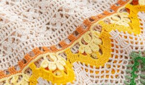 Dantel Örgü Yelek Yapılışı 4