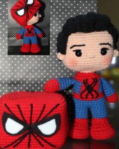 Örümcek Adam Maskeli Bebek Nasıl Örülür? 1