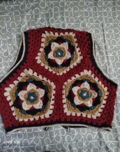 Tığ İşi Motifli Örgü Yelek Yapılışı
