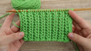 Örmesi Keyifli Adım Adım İki Şiş Örgü Modeli 1