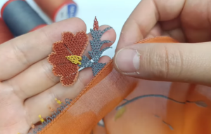 Ağır Gösterişli İğne Oyası Modeli 1