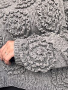 Örgü Üzerine Çiçek İşleme Nasıl Yapılır?